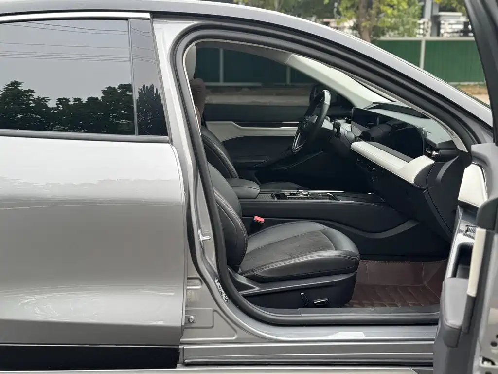 Ford Mondeo — миниатюра 12