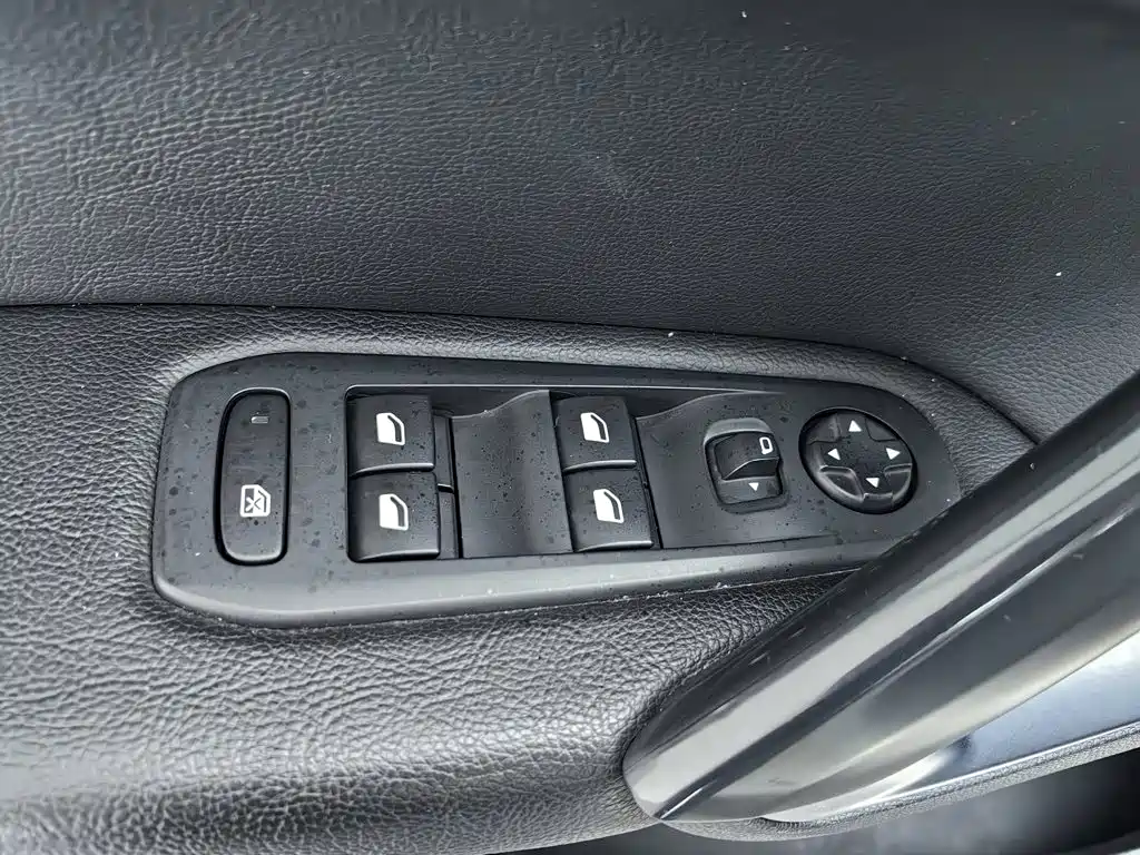 Peugeot 408 — миниатюра 9