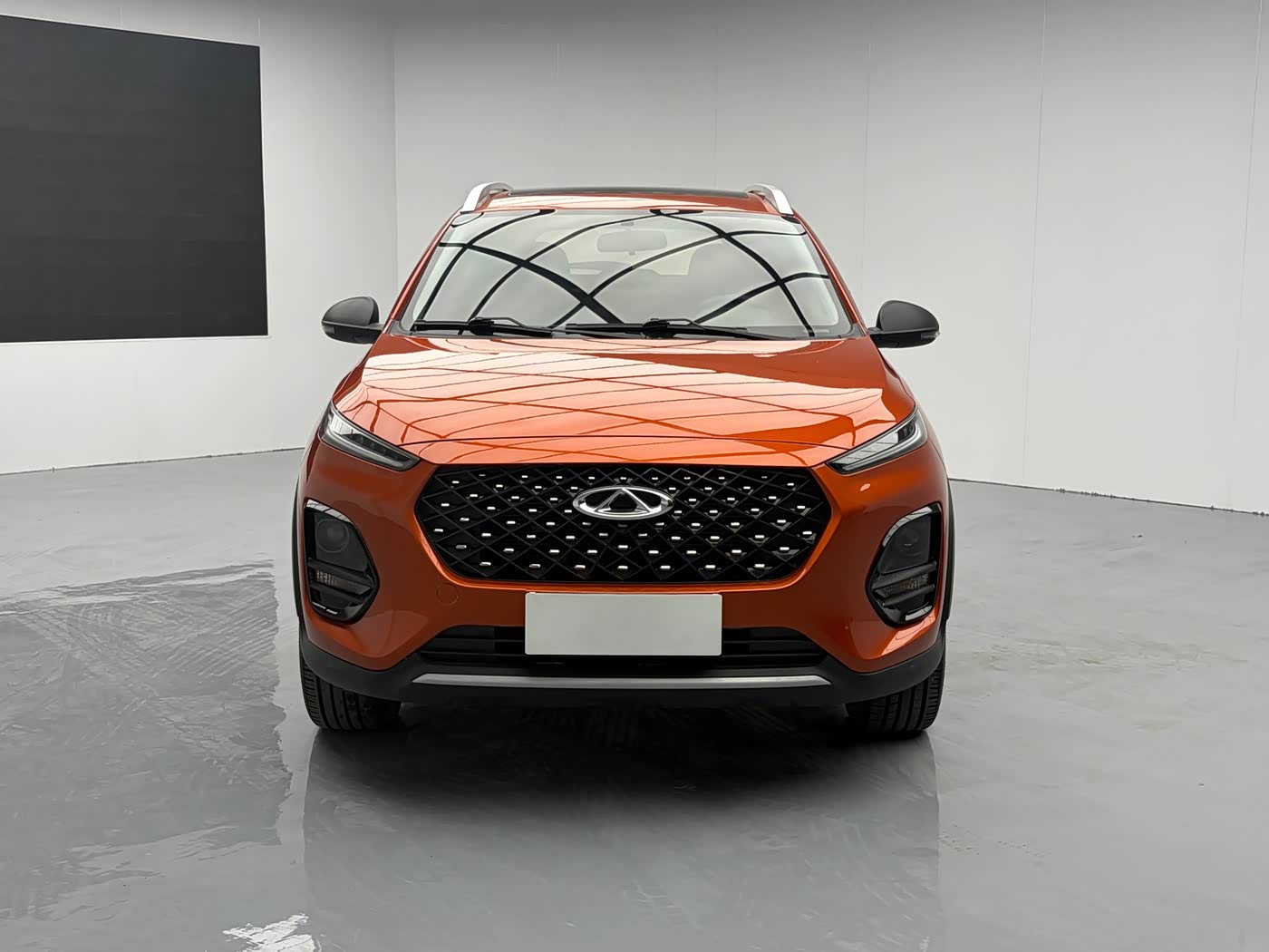 CHERY Tiggo 3x 1.5 л 2022 г. желто-оранжевый, пробег 14000 км
