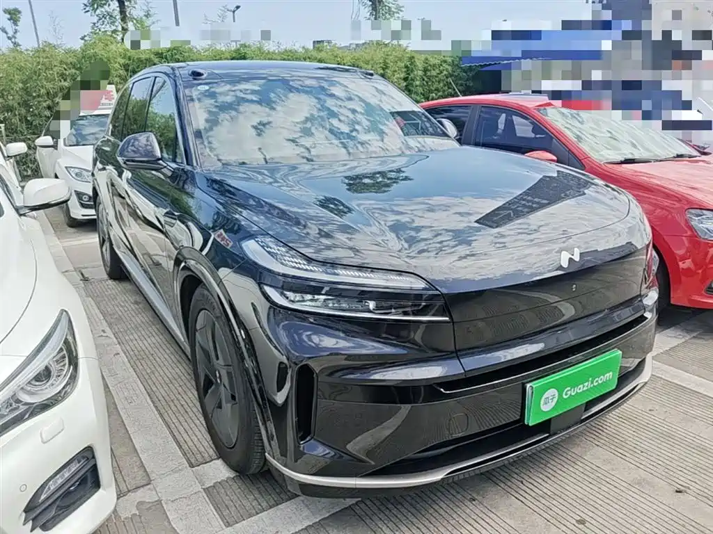 Onvo L90 2025 Ultra мест