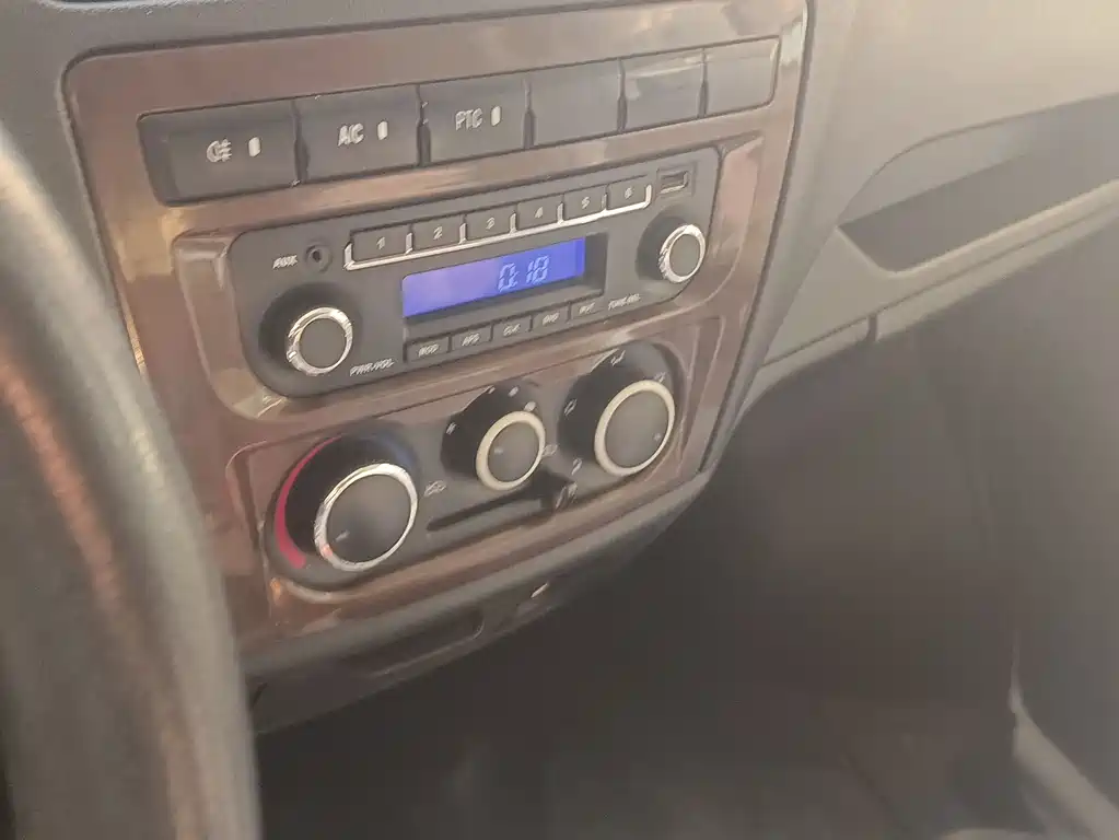 CHANGAN CHANGAN RUIXING EM60