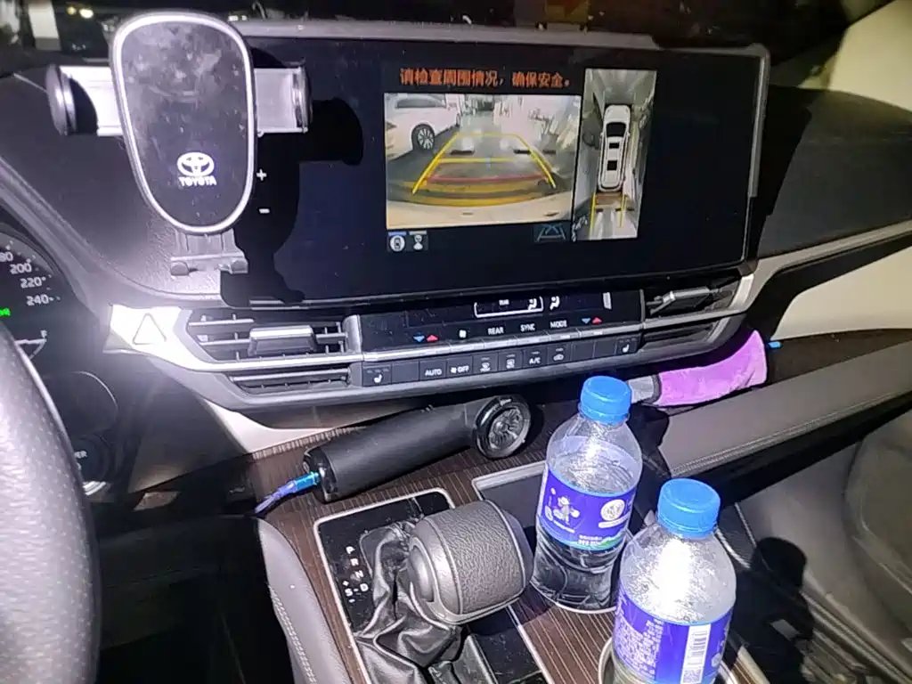 Toyota Granvia — миниатюра 18