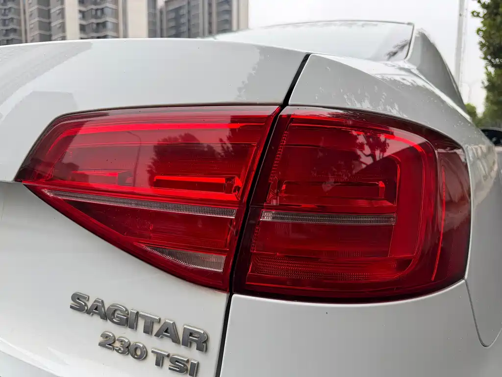 Volkswagen Sagitar — миниатюра 9