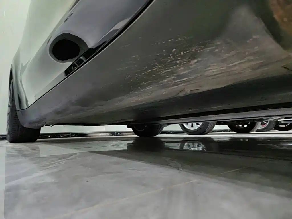 Tesla Model Y — миниатюра 21