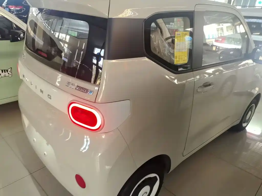 Wuling MINIEV — миниатюра 7