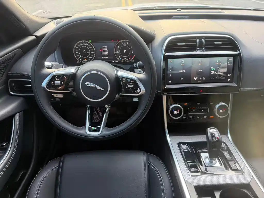 Jaguar XEL — миниатюра 10