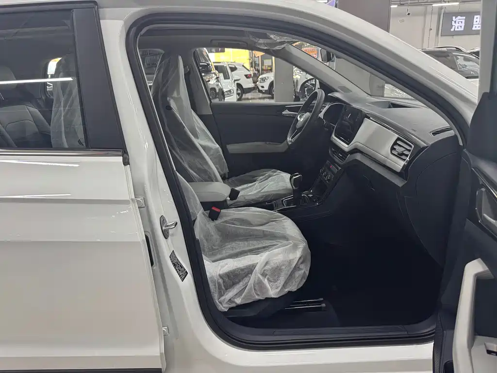 Volkswagen Tharu XR Cutting-Edge 1.5L Determined Edition, фото 13