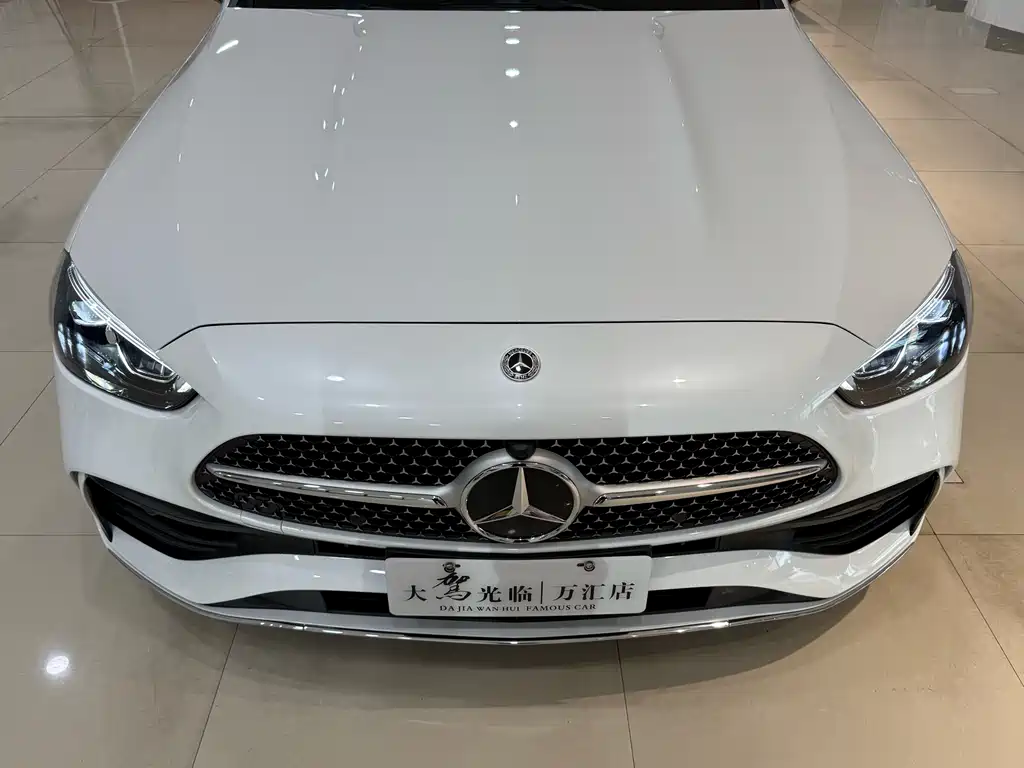 Mercedes-Benz C-Class — миниатюра 6