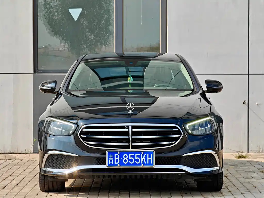 Mercedes-Benz E-Class — миниатюра 2
