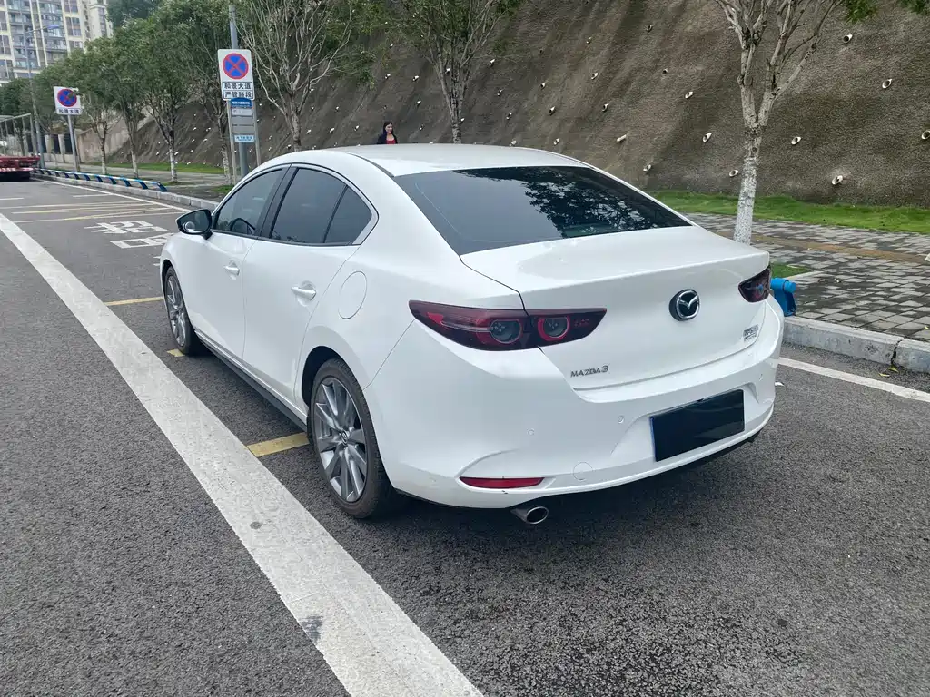 Mazda Mazda3 3 2022 2.0L AT