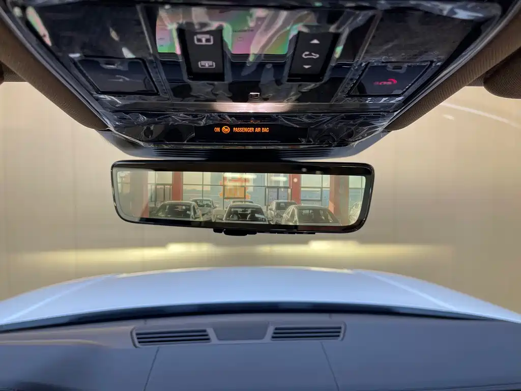Land Rover Range Rover — миниатюра 17