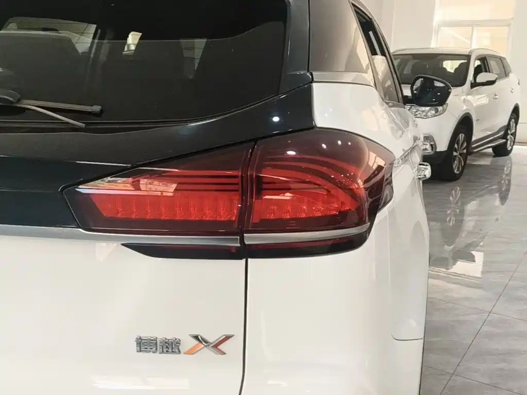 Geely Boyue — миниатюра 8