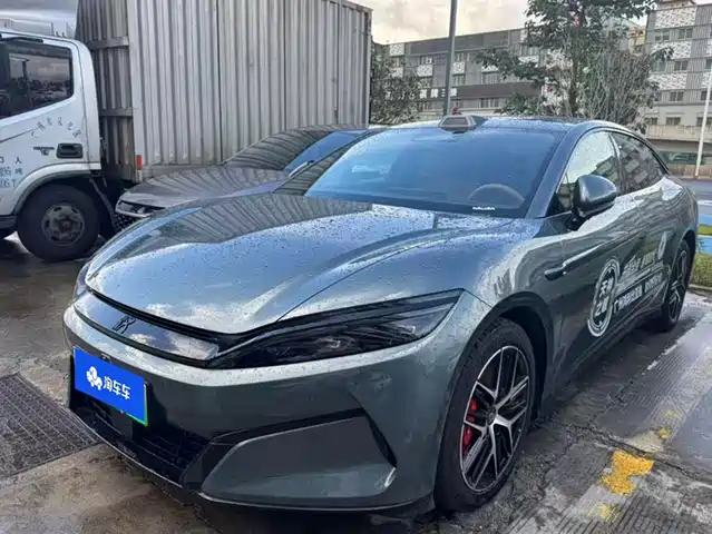 BYD HAN L 2025