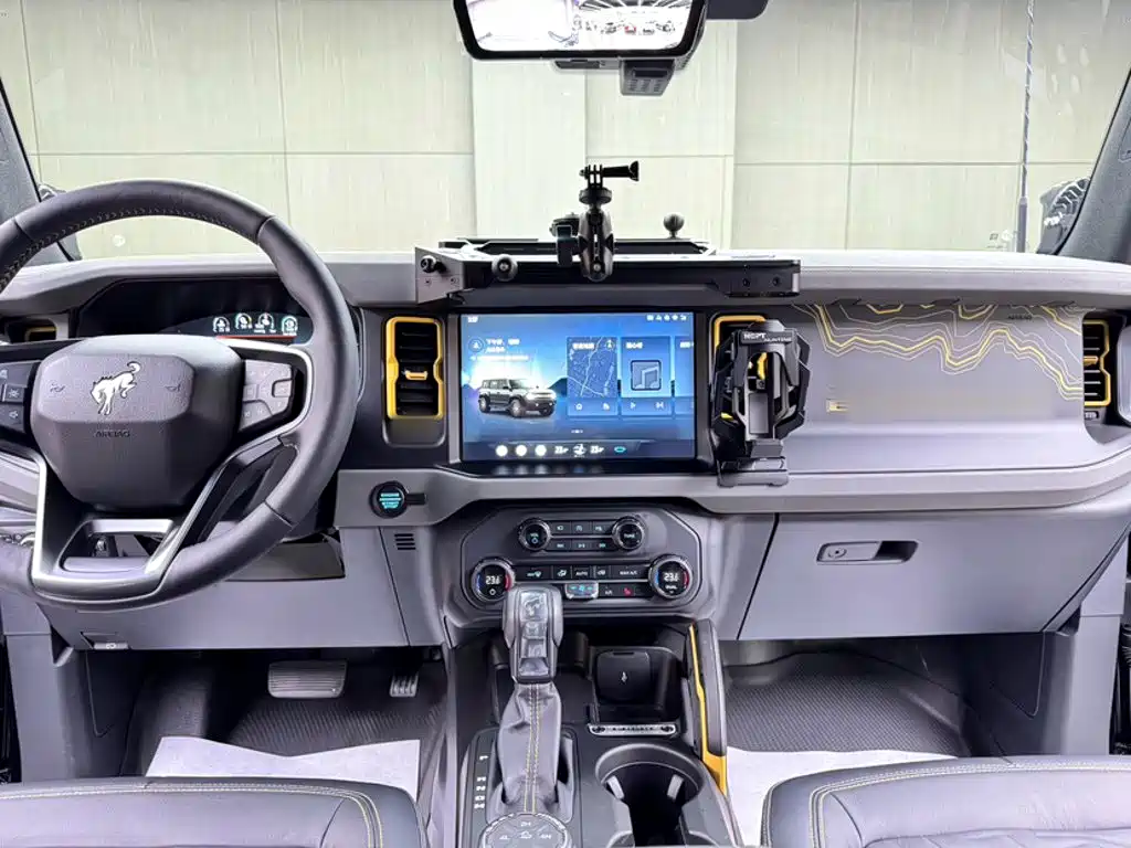 Ford Bronco — миниатюра 18