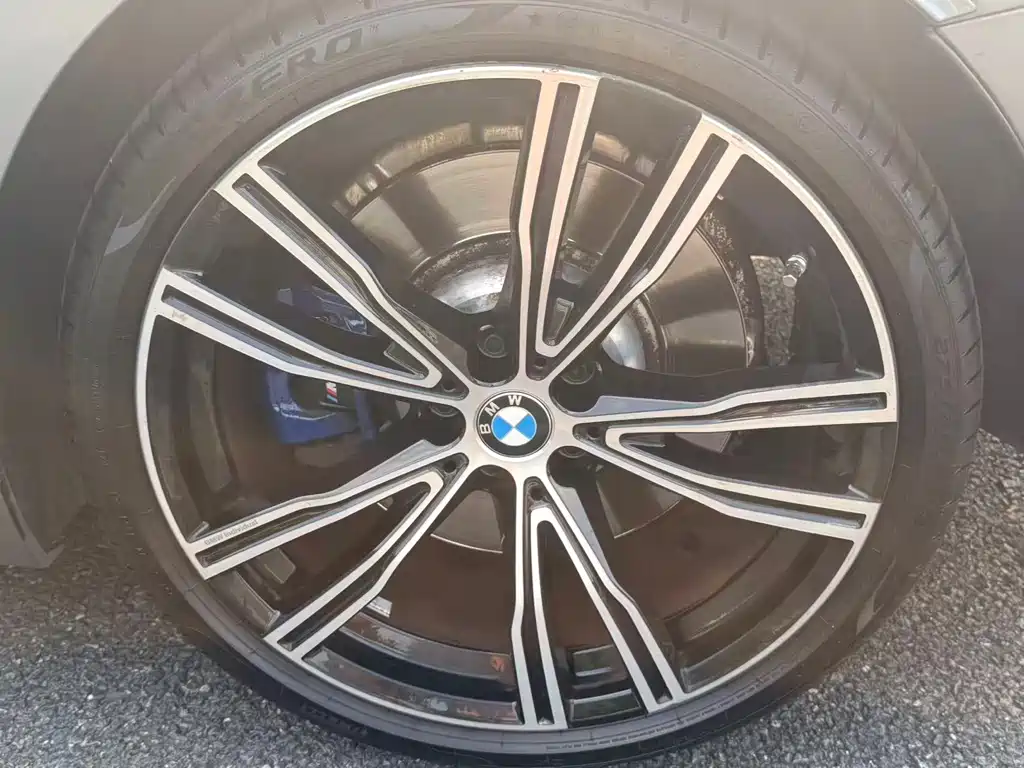 BMW 8 Series — миниатюра 10