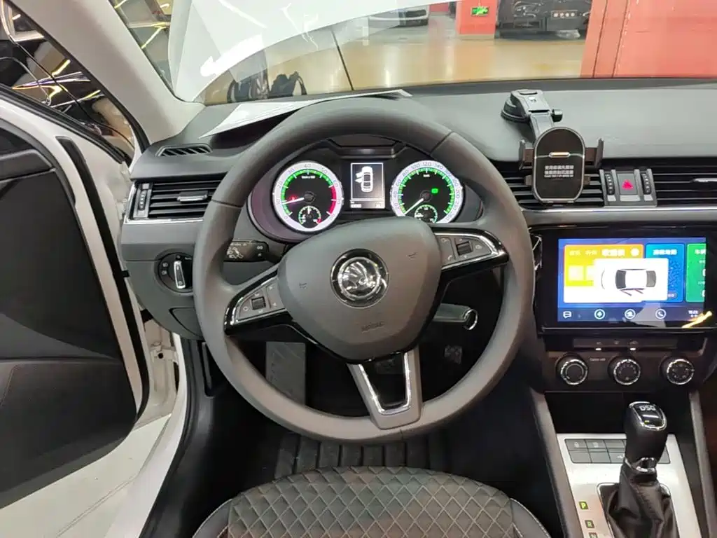 Skoda Octavia — миниатюра 11