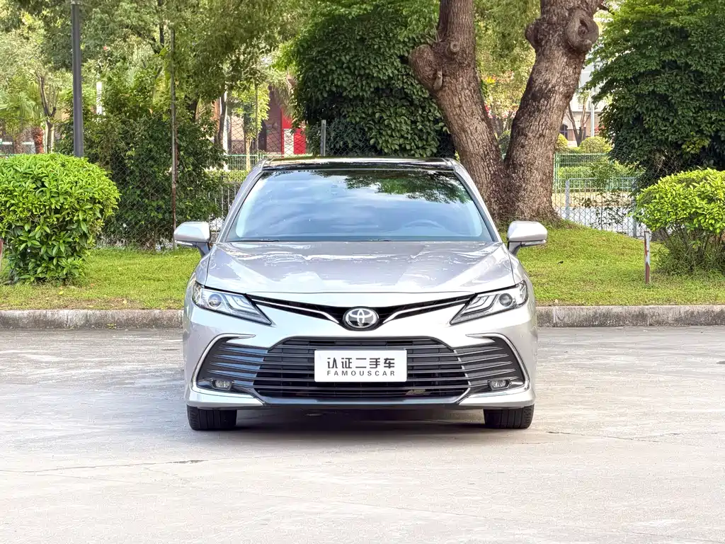 Toyota Camry — миниатюра 2