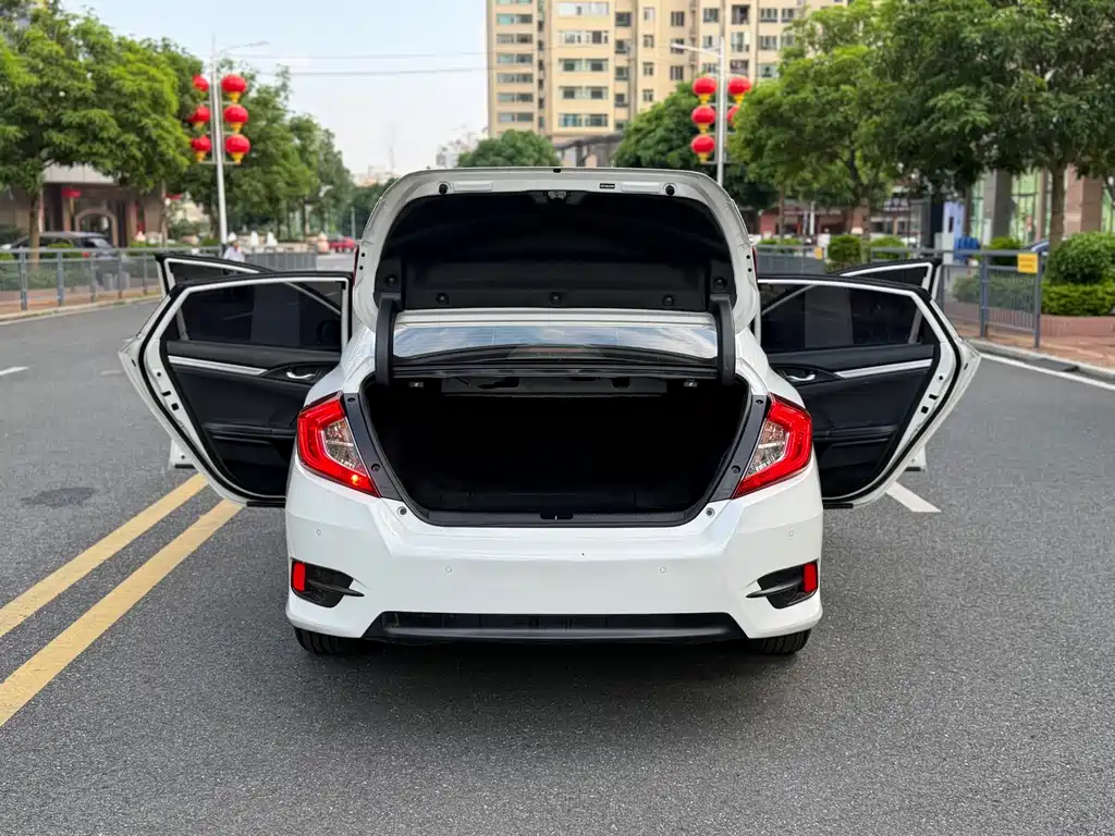 Honda Civic — миниатюра 16