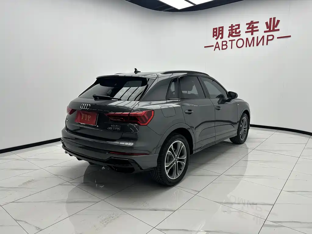 Audi Q3 2023 35 TFSI Fashion (1.4T)