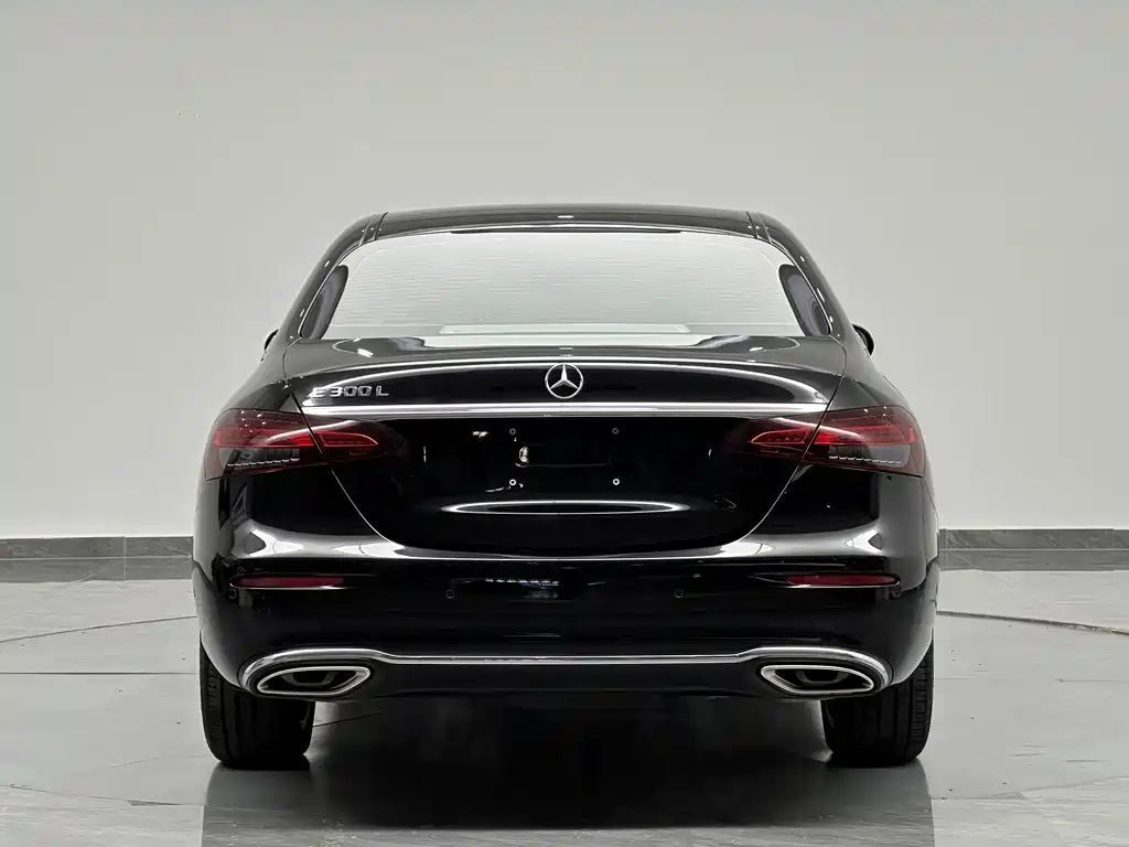 Mercedes-Benz E-Class — миниатюра 6