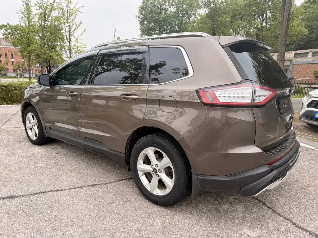 Ford Edge — миниатюра 7