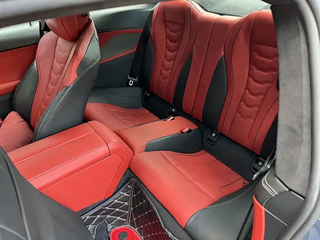 BMW 8 Series — миниатюра 7
