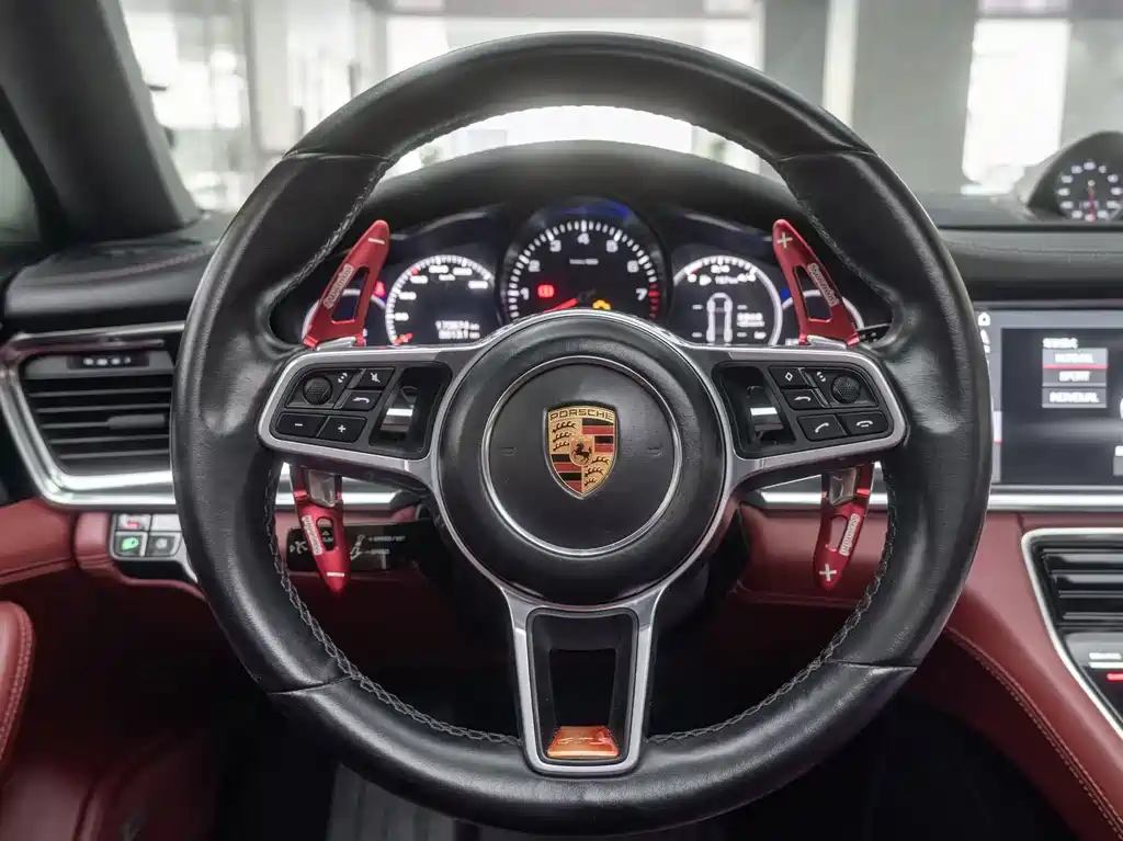 Porsche Panamera — миниатюра 10