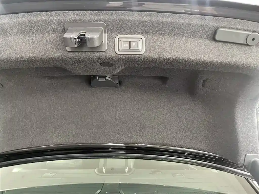 Audi A6L 2025 Черный из Китая, фото 6