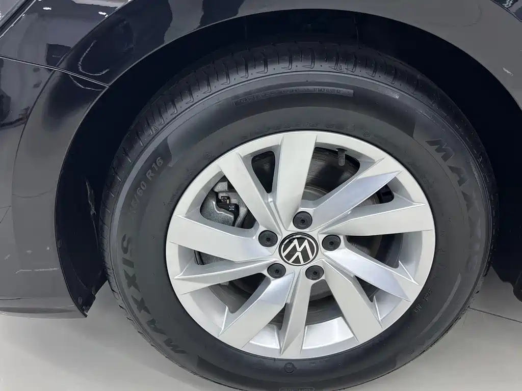 Volkswagen Passat 2025 430PHEV