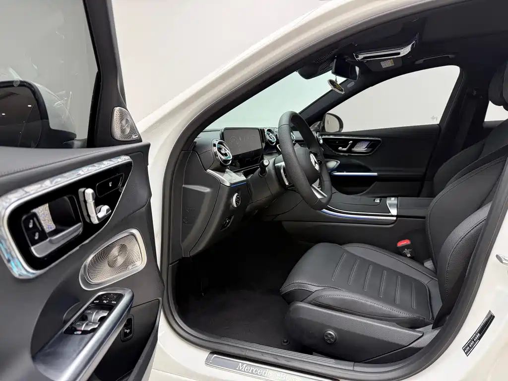 Mercedes-Benz C-Class — миниатюра 15