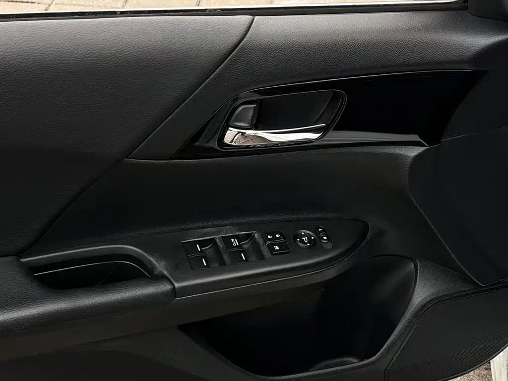 Honda Accord — миниатюра 19