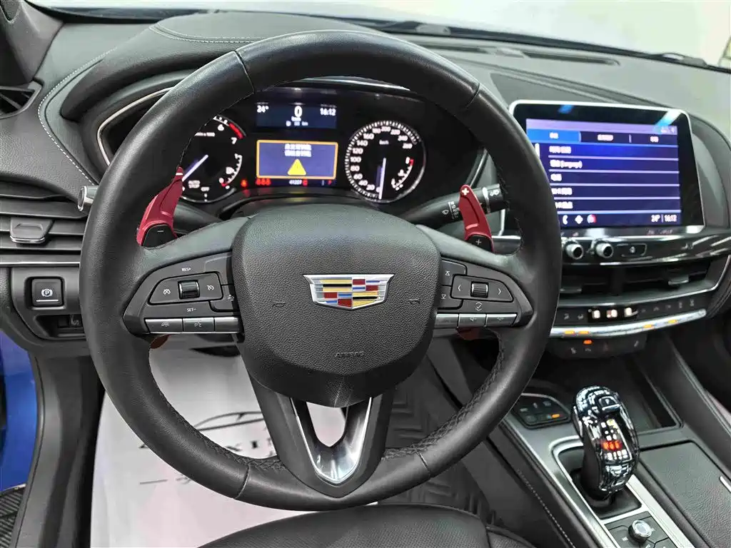 Cadillac CT5 — миниатюра 7