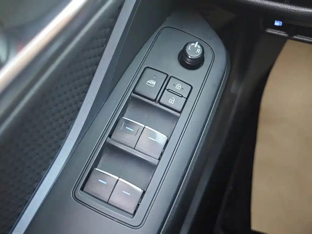 Toyota IZOA — миниатюра 17