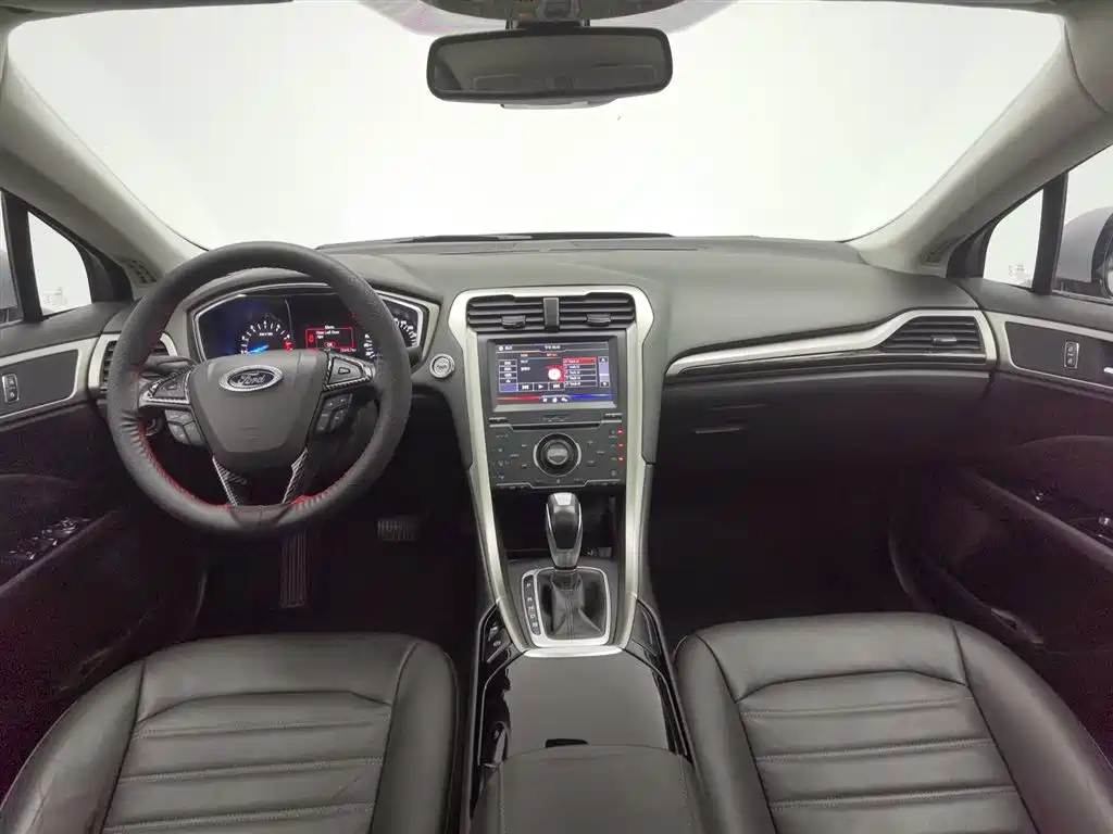 Ford Mondeo 2013 2.0L GTDi200 Fashion