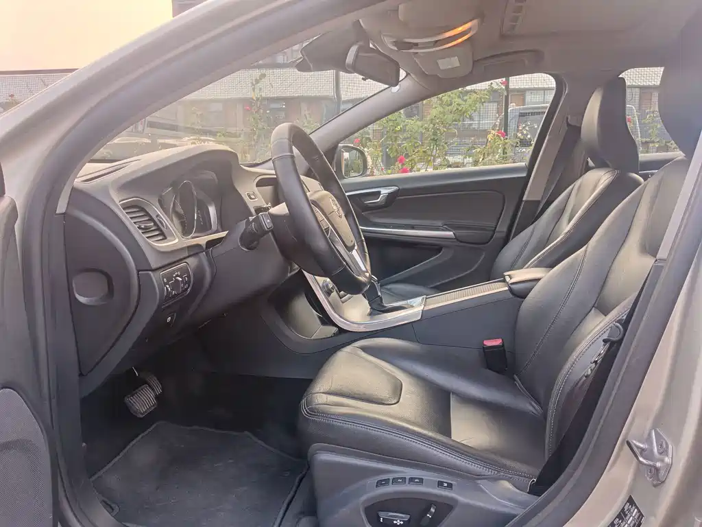 Volvo V60 — миниатюра 13