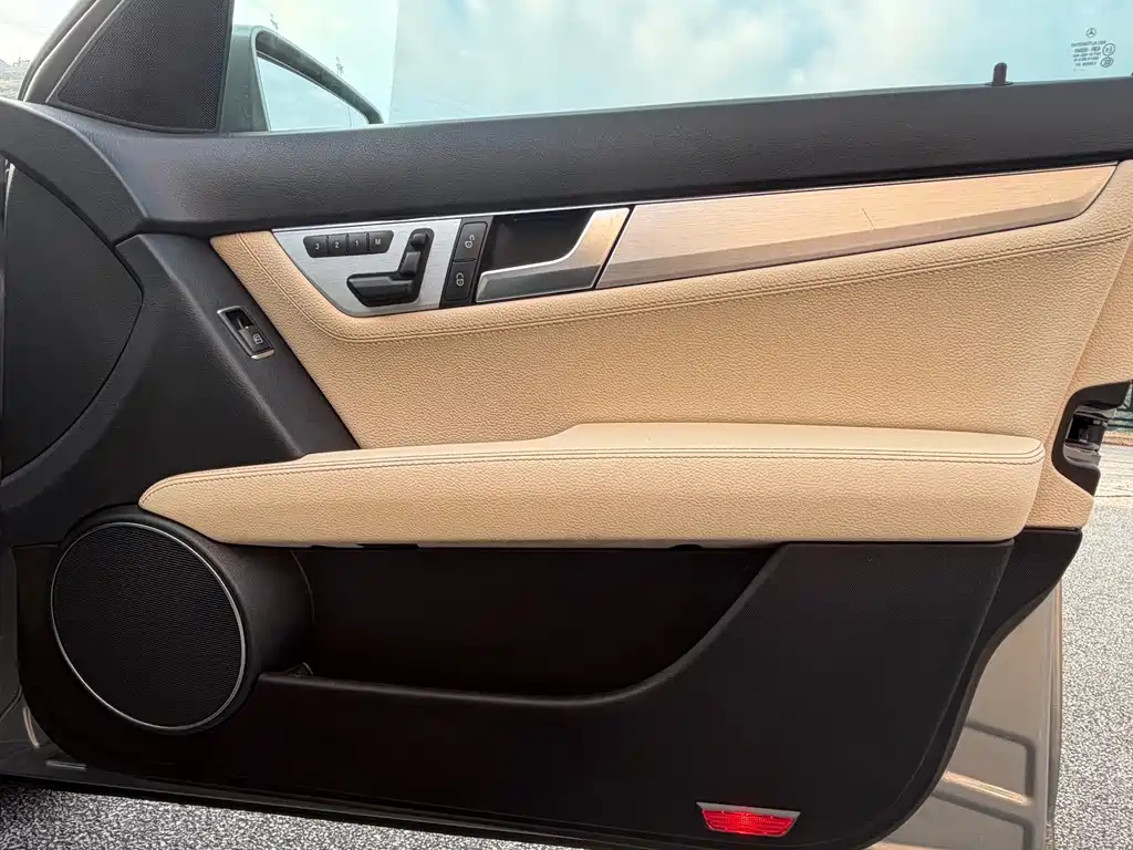 Mercedes-Benz C-Class (Import) — миниатюра 14