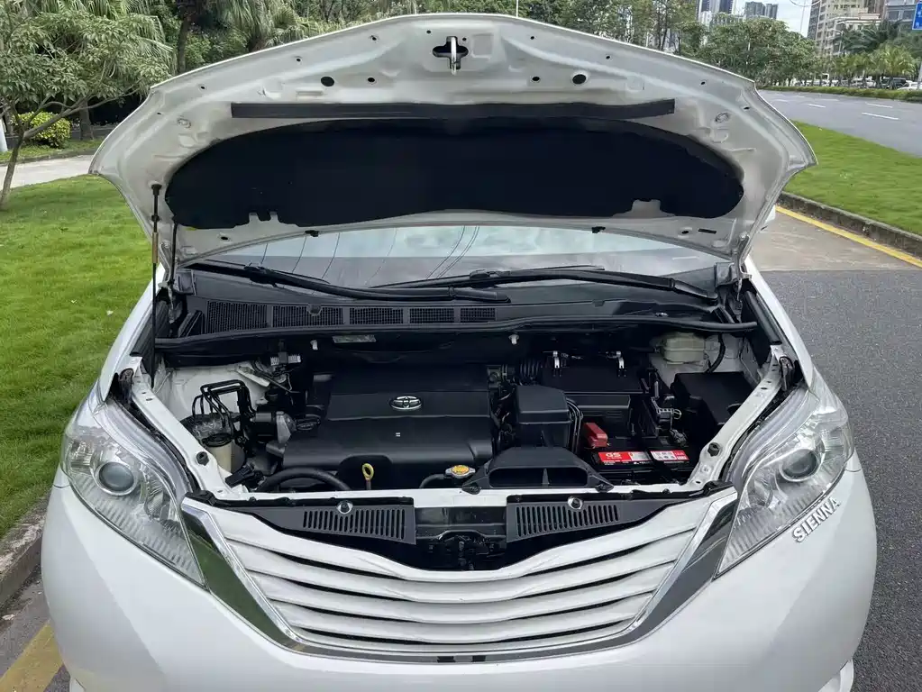 Toyota Sienna 2015 3.5L LE