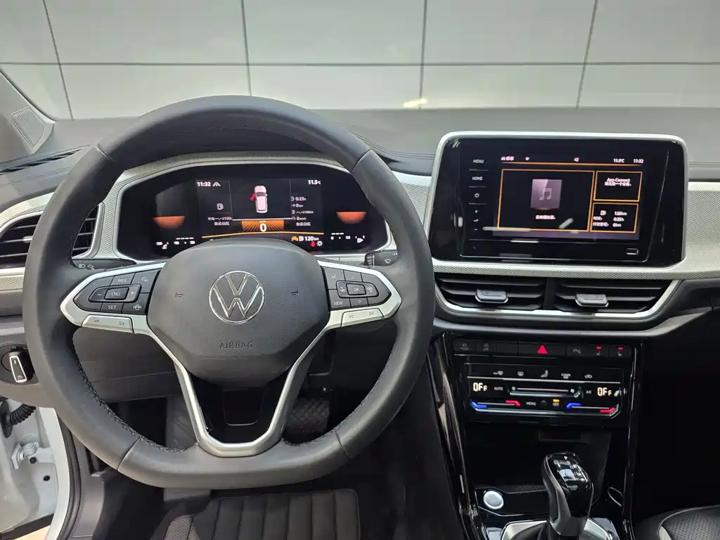 Volkswagen T-Roc — миниатюра 15