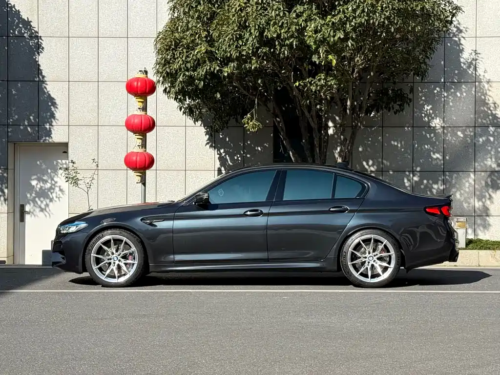 BMW M5