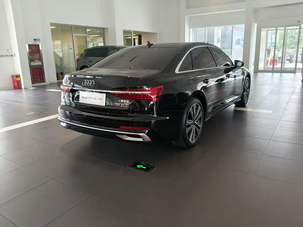 Audi A6L 2025 55 TFSI quattro Premium