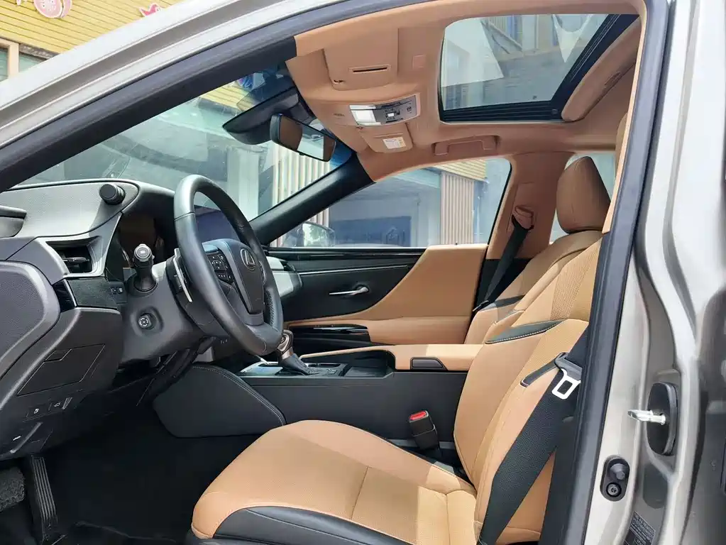 Lexus ES 2022 300h Premium