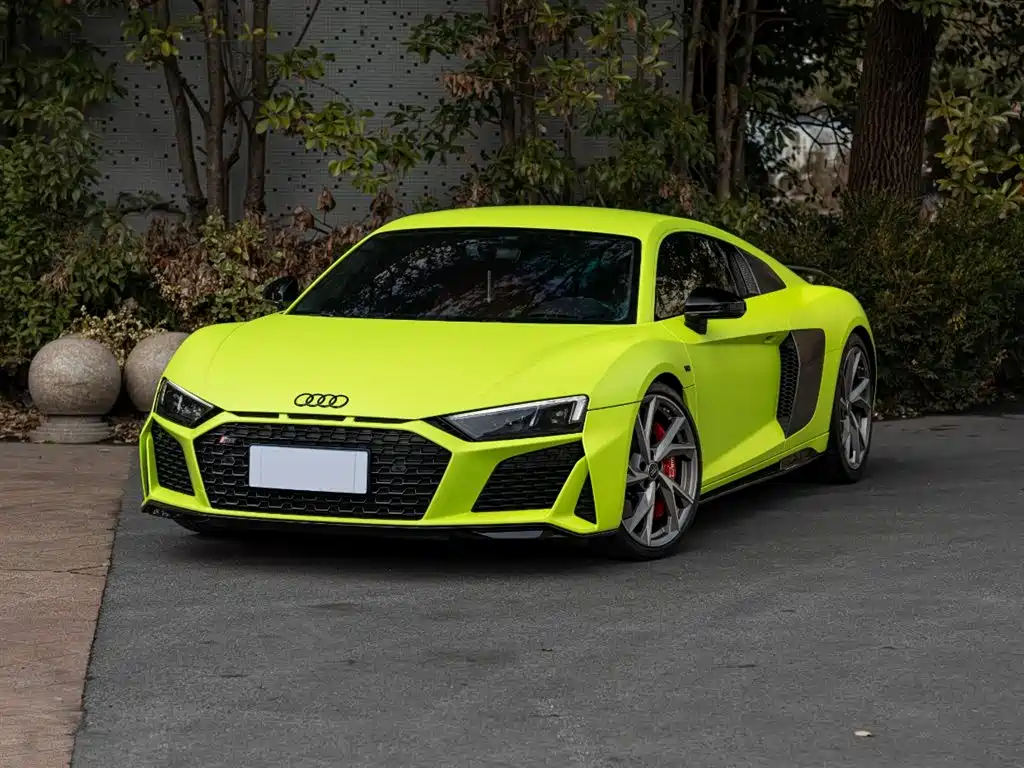 AUDI R8