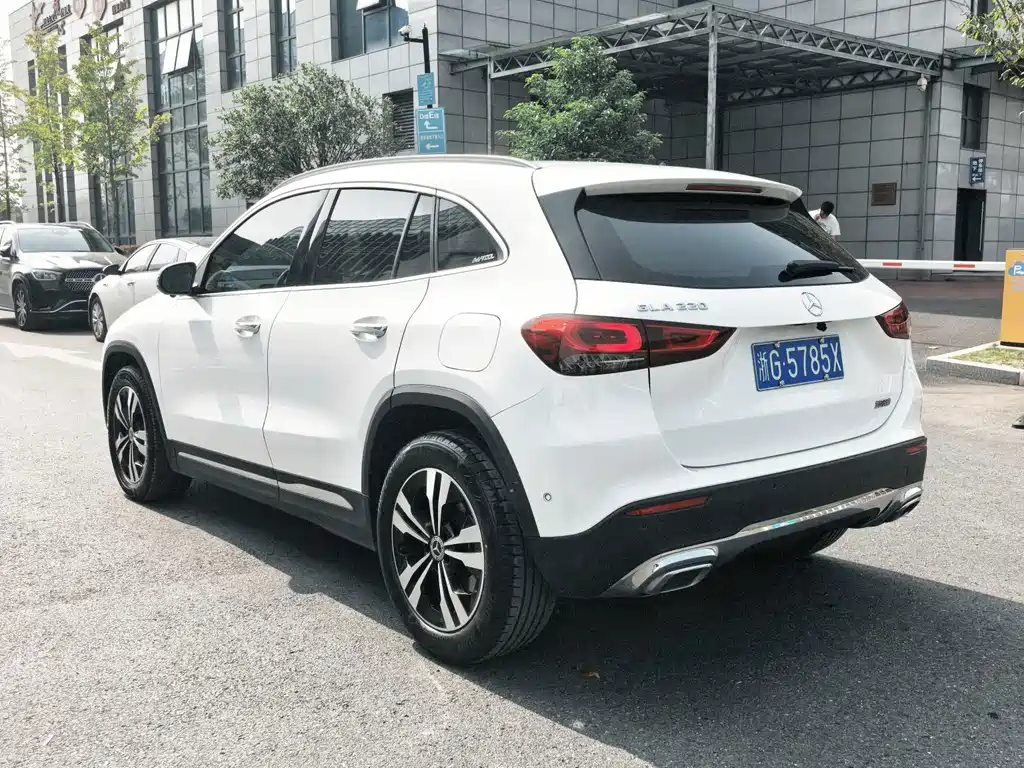 Mercedes-Benz GLA — миниатюра 5