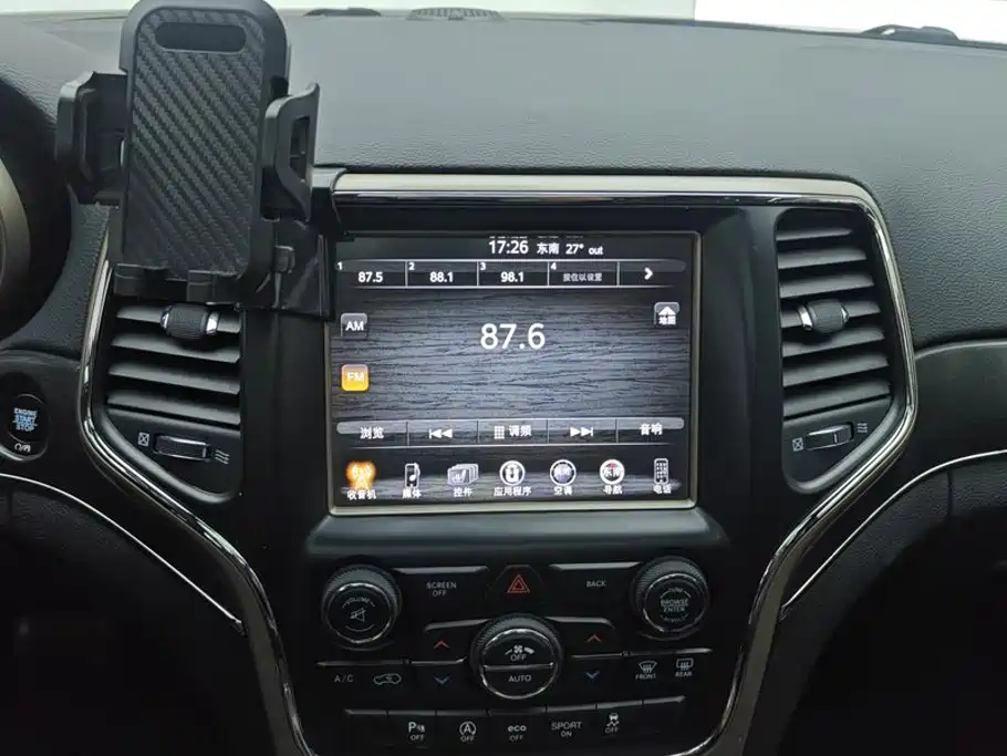 Jeep Grand Cherokee (Import) — миниатюра 13