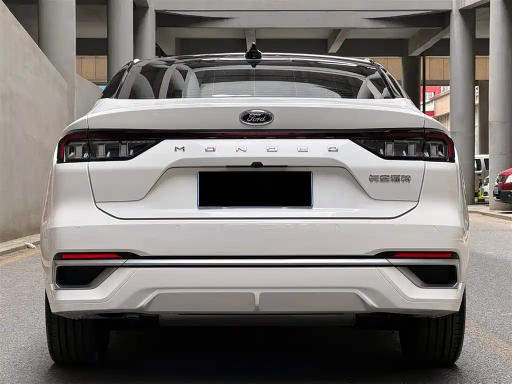 Ford Mondeo 2025 2.0T EcoBoost