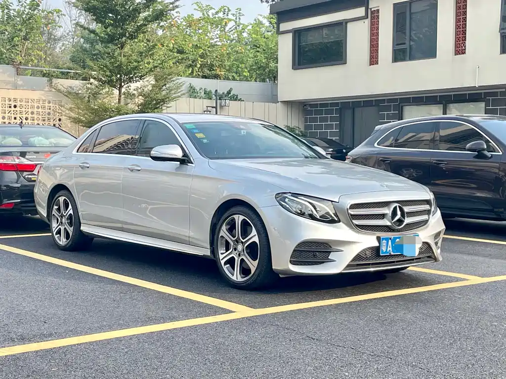 Mercedes-Benz E-Class — миниатюра 3