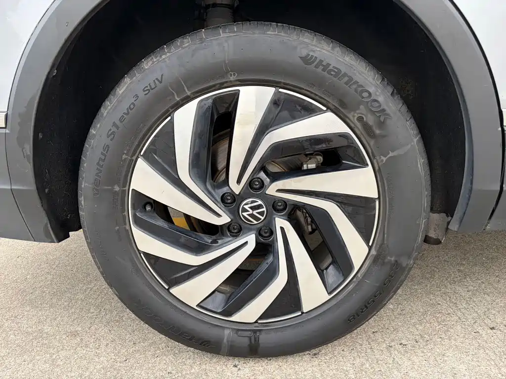 Volkswagen Tiguan L — миниатюра 21