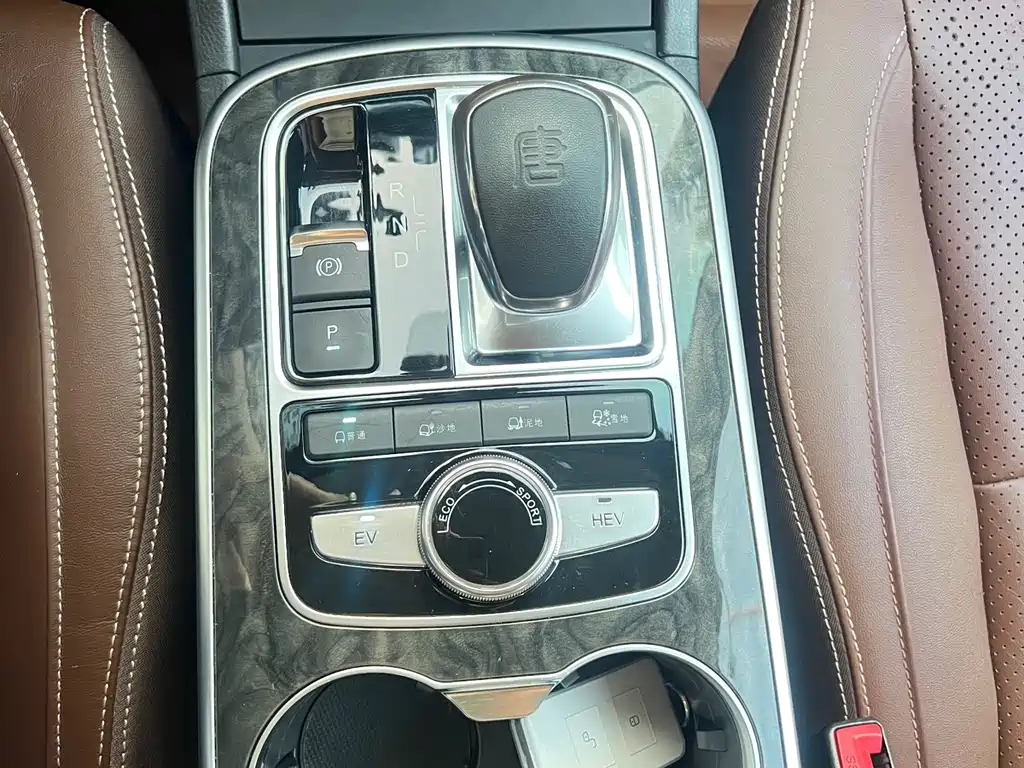 BYD Tang New Energy — миниатюра 31