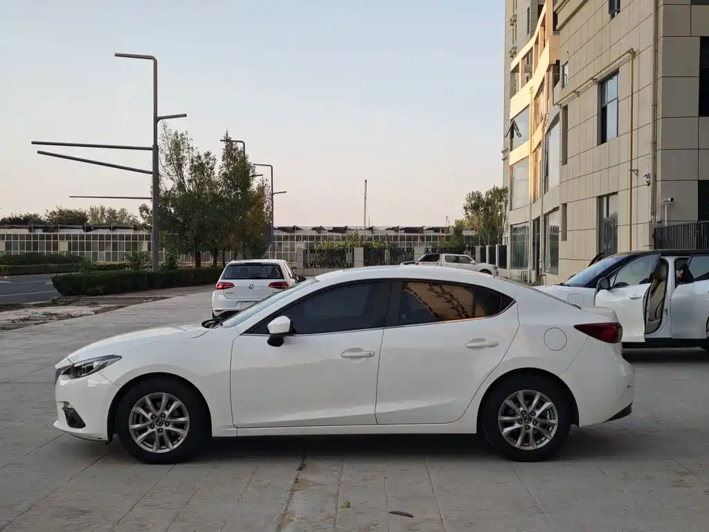 Mazda 3 Axela — миниатюра 4