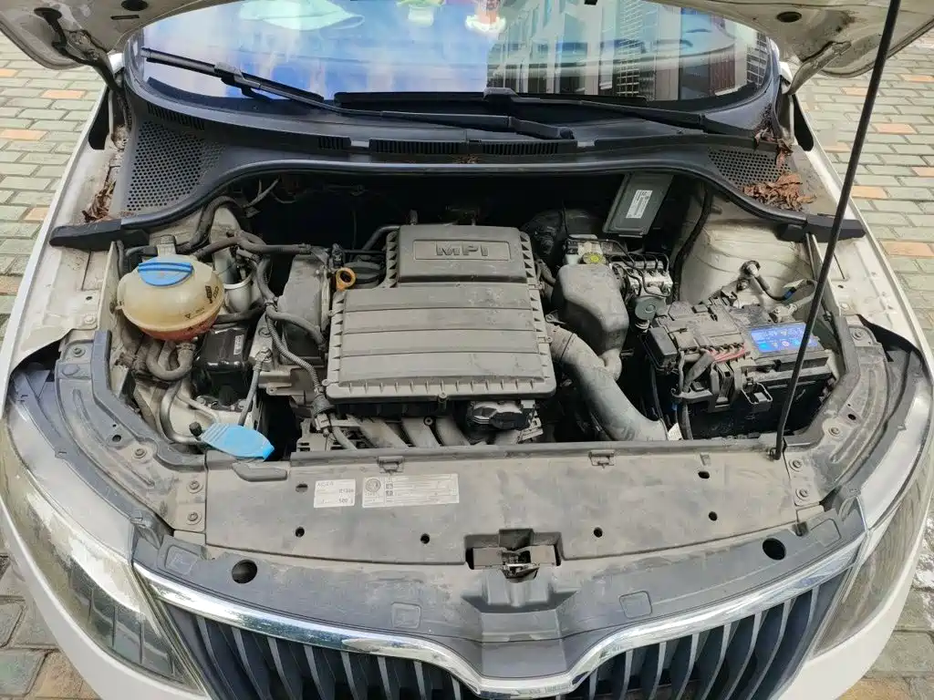 Skoda Rapid Spaceback — миниатюра 11